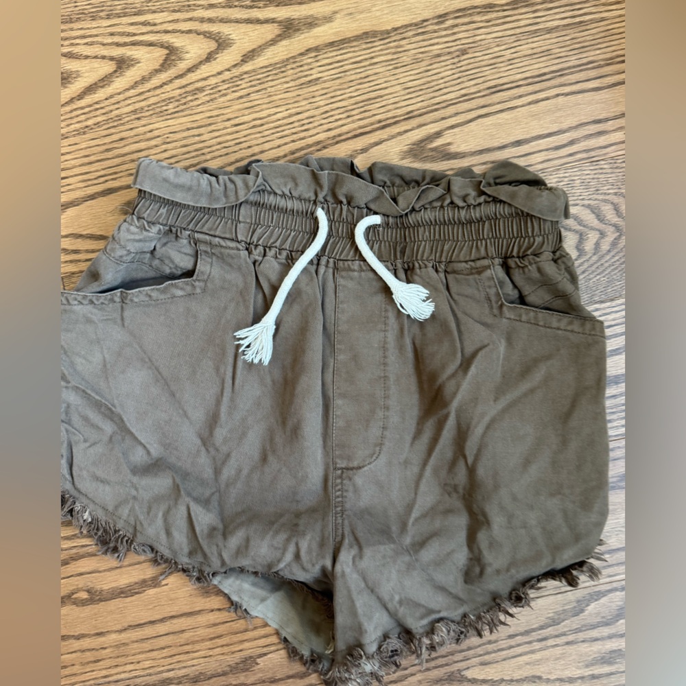 Seke the Label high waisted shorts (M)